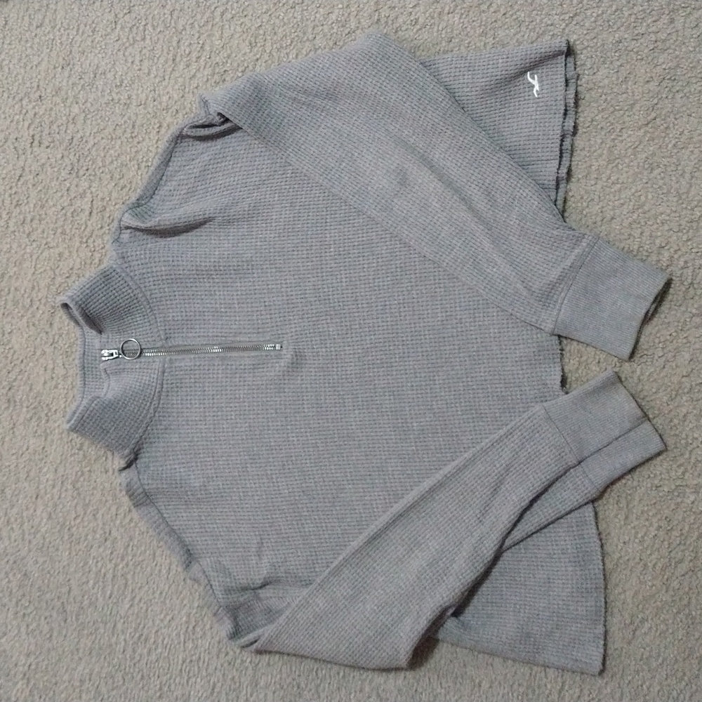 🌟$5 SALE🌟 Hollister Waffle Cropped Shirt